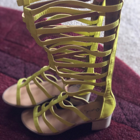 Yellow gladiator sandals - Picture 5 of 6